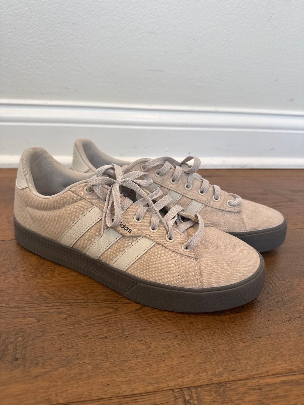 adidas Daily 3.0 Beige Tan Canvas Low Top Skate Sneakers Mens Size 9 IF7489